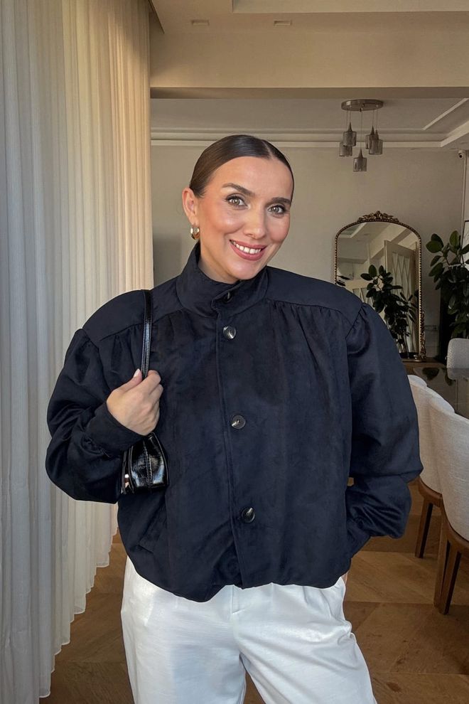 Tuba Giacca Shacket Nera Oversize Con Colletto Alto Abbigliamento all'ingrosso Modesto