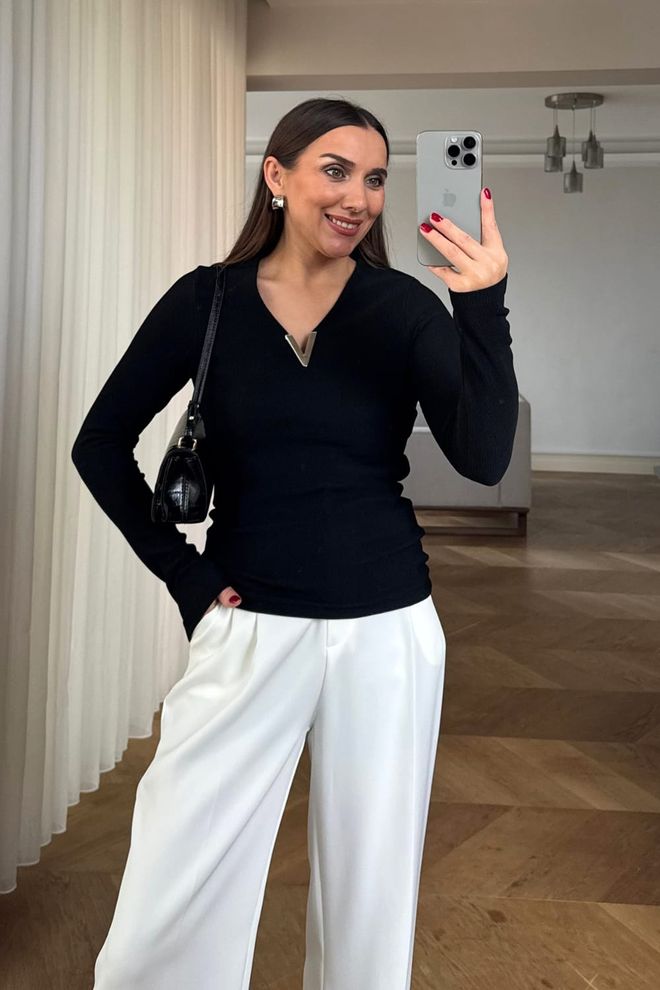 Tuba Zwarte Elegante Slim Fit Blouse Met V hals Groothandel Kleding Casual
