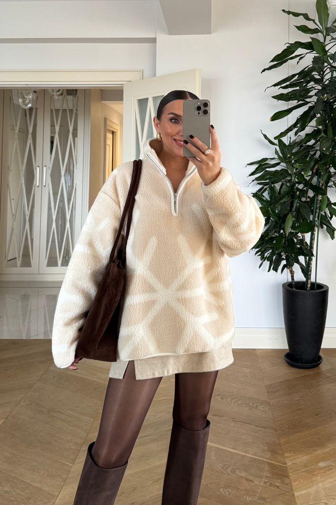 Tuba Bej Sweatshirt Bol Kesim Ve Balıkçı Yaka İle Toptan Giyim İş