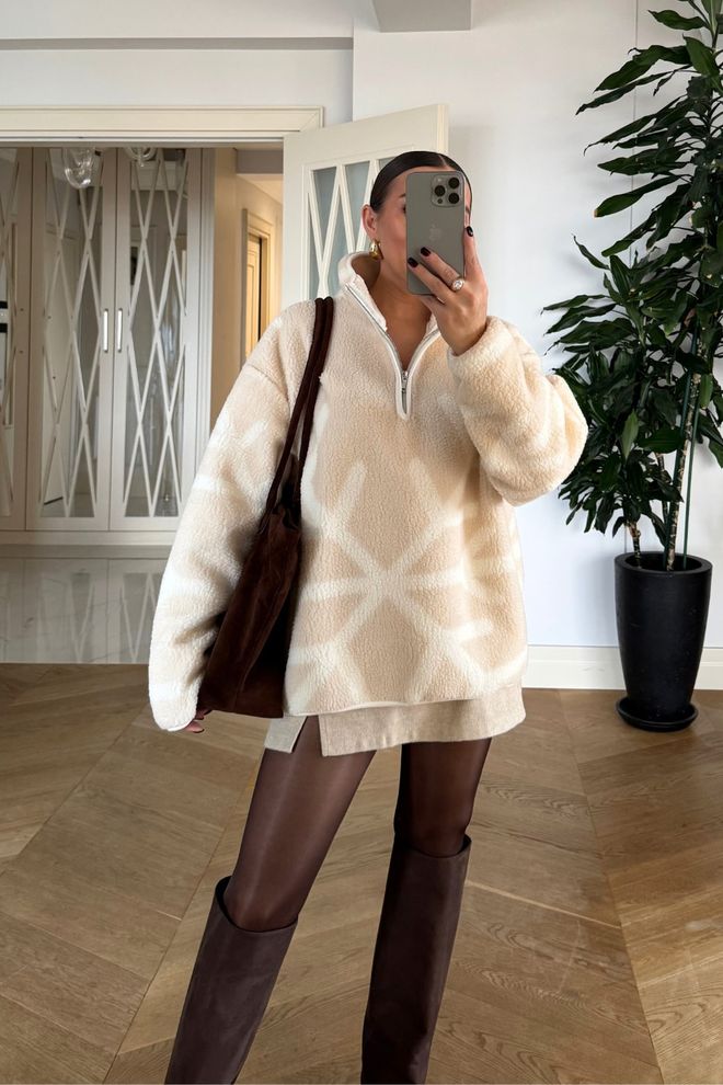 Tuba Bej Sweatshirt Bol Kesim Ve Balıkçı Yaka İle Toptan Giyim Sokak Tarzı
