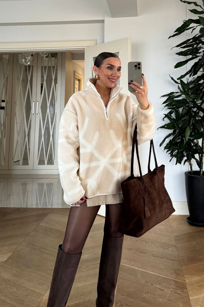 Tuba Bej Sweatshirt Bol Kesim Ve Balıkçı Yaka İle Toptan Giyim Sonbahar