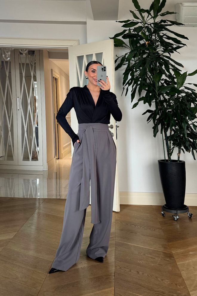 Tuba Plisowane Spodnie Damskie Z Paskiem Szare Hurtowa sprzedaż odzieży 0