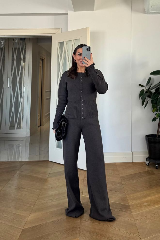 Tuba Juodas Stilingas Kasdienis Kuklus Elegantiškas Rinkinys Didmeninė prekyba drabužiais Apykaklė su įkirpimu