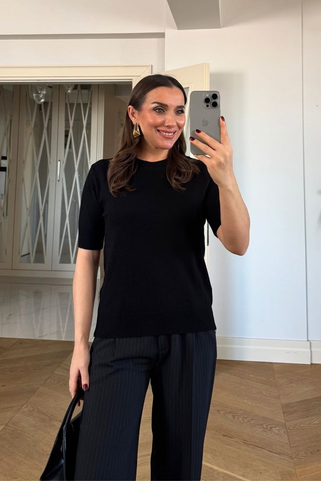 Tuba Juodas Kardiganas Su Pusiau Rankovėmis Ir Apvaliu Kaklu Didmeninė prekyba drabužiais Kokteilinė