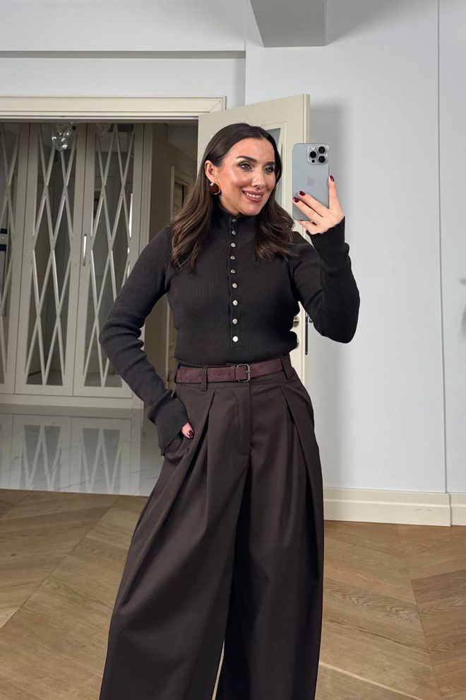 Tuba Juodas Liesas Megztinis Su Sagomis Didmeninė prekyba drabužiais Kokteilinė