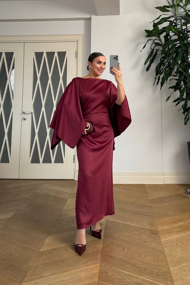 Tuba Elegancka Sukienka Bordowa Typu Sheath Z Bardzo Długimi Rękawami Hurtowa sprzedaż odzieży Skromny