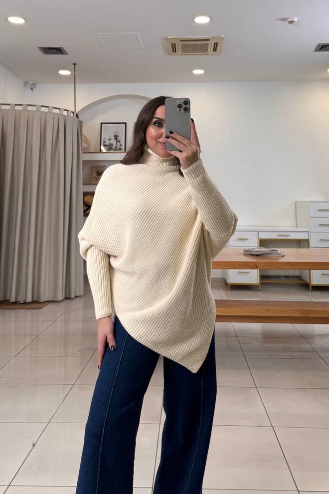 Tuba Бежово Жилетка С Уголемена Кройка И Костенурка Шия Дрехи на едро Небрежен