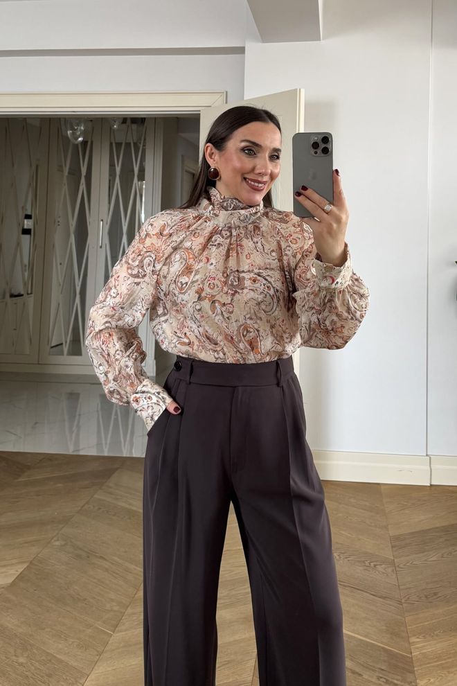 Tuba Wzorzysta Bluzka Z Długim Rękawem Z Szalem Beżowa Hurtowa sprzedaż odzieży 0