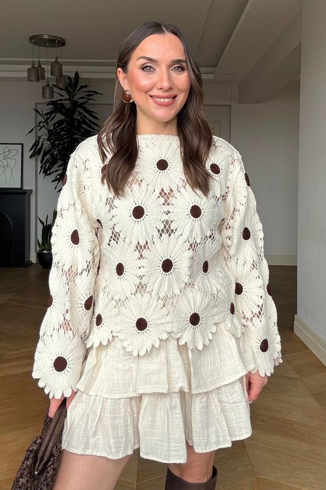 Tuba Chamomile Print Crochet Blouse Beige Wholesale Clothing 0