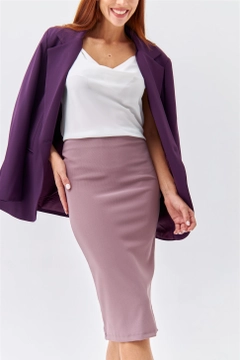 Bir model, Tuba Butik toptan giyim markasının 35944 - Skirt - Light Damson Color toptan Etek ürününü sergiliyor.