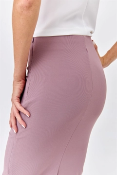 Een kledingmodel uit de groothandel draagt 35944 - Skirt - Light Damson Color, Turkse groothandel Rok van Tuba Butik