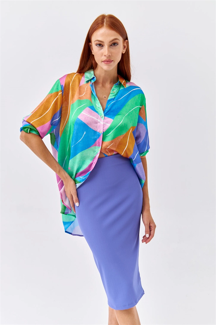Ένα μοντέλο χονδρικής πώλησης ρούχων φοράει 35947 - Skirt - Purple, τούρκικο Φούστα χονδρικής πώλησης από Tuba Butik