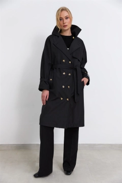 Ein Bekleidungsmodell aus dem Großhandel trägt 36436 - Trenchcoat - Black, türkischer Großhandel Trenchcoat von Tuba Butik