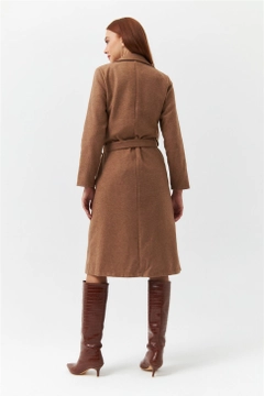 Модел на дрехи на едро носи 36565 - Coat - Light Brown, турски едро Палто на Tuba Butik