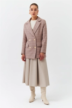 Bir model, Tuba Butik toptan giyim markasının 36777 - Jacket - Mink toptan Ceket ürününü sergiliyor.
