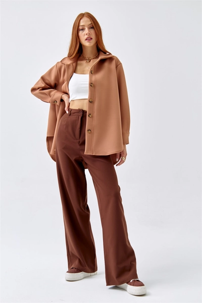 A model wears 36150 - Shirt Jacket - Light Brown, wholesale Jacket of Tuba Butik to display at Lonca