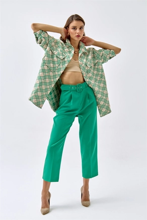 A model wears 36155 - Shirt Jacket - Beige, wholesale undefined of Tuba Butik to display at Lonca