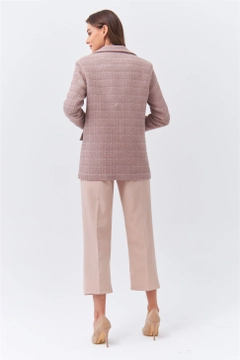 Bir model, Tuba Butik toptan giyim markasının 36279 - Jacket - Mink toptan Ceket ürününü sergiliyor.