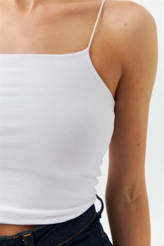 A wholesale clothing model wears 36283 - Crop Top - White, Turkish wholesale Crop Top of Tuba Butik