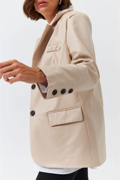Ein Bekleidungsmodell aus dem Großhandel trägt 36336 - Jacket - Stone, türkischer Großhandel Jacke von Tuba Butik