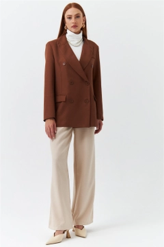 Een kledingmodel uit de groothandel draagt 36342 - Jacket - Brown, Turkse groothandel Jasje van Tuba Butik