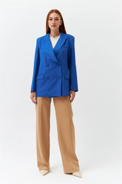 A model wears 36343 - Jacket - Saxe, wholesale Jacket of Tuba Butik to display at Lonca