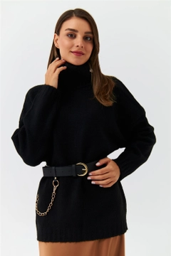Ένα μοντέλο χονδρικής πώλησης ρούχων φοράει 37552 - Sweater - Black, τούρκικο Πουλόβερ χονδρικής πώλησης από Tuba Butik