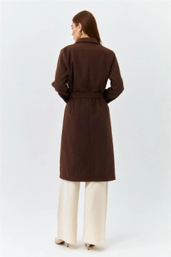 Модель оптовой продажи одежды носит 37561 - Coat - Brown, турецкий оптовый товар Пальто от Tuba Butik.