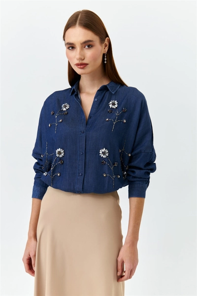 A model wears 47462 - Shirt - Dark Blue, wholesale Shirt of Tuba Butik to display at Lonca