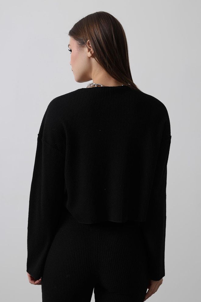 Umay Zwarte Crop Top Met Lange Rechte Mouwen Groothandel Kleding Casual