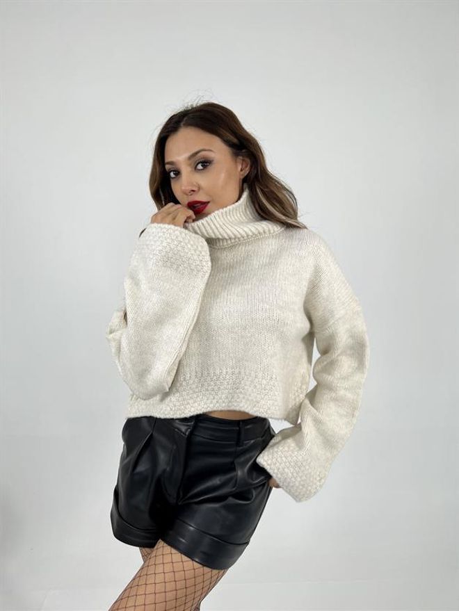Umay Maglione Bianco Oversize Collo A Tartaruga E Taglio Crop Abbigliamento all'ingrosso Casuale