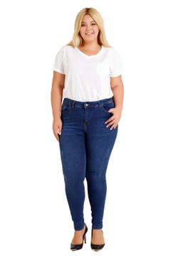 Ένα μοντέλο χονδρικής πώλησης ρούχων φοράει 37380 - Jeans - Dark Blue, τούρκικο Τζιν χονδρικής πώλησης από XLove