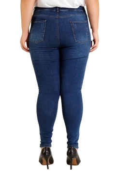 Een kledingmodel uit de groothandel draagt 37380 - Jeans - Dark Blue, Turkse groothandel Jeans van XLove