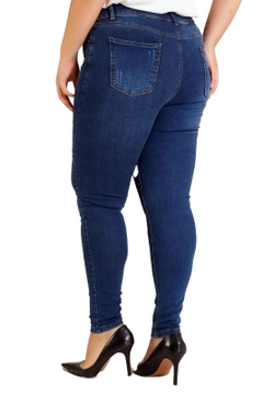 Een kledingmodel uit de groothandel draagt 37380 - Jeans - Dark Blue, Turkse groothandel Jeans van XLove
