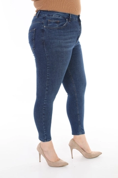 Una modella di abbigliamento all'ingrosso indossa 37464 - Jeans - Navy Blue, vendita all'ingrosso turca di Jeans di XLove