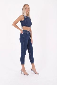 Een kledingmodel uit de groothandel draagt 37431 - Jeans - Navy Blue, Turkse groothandel Jeans van XLove