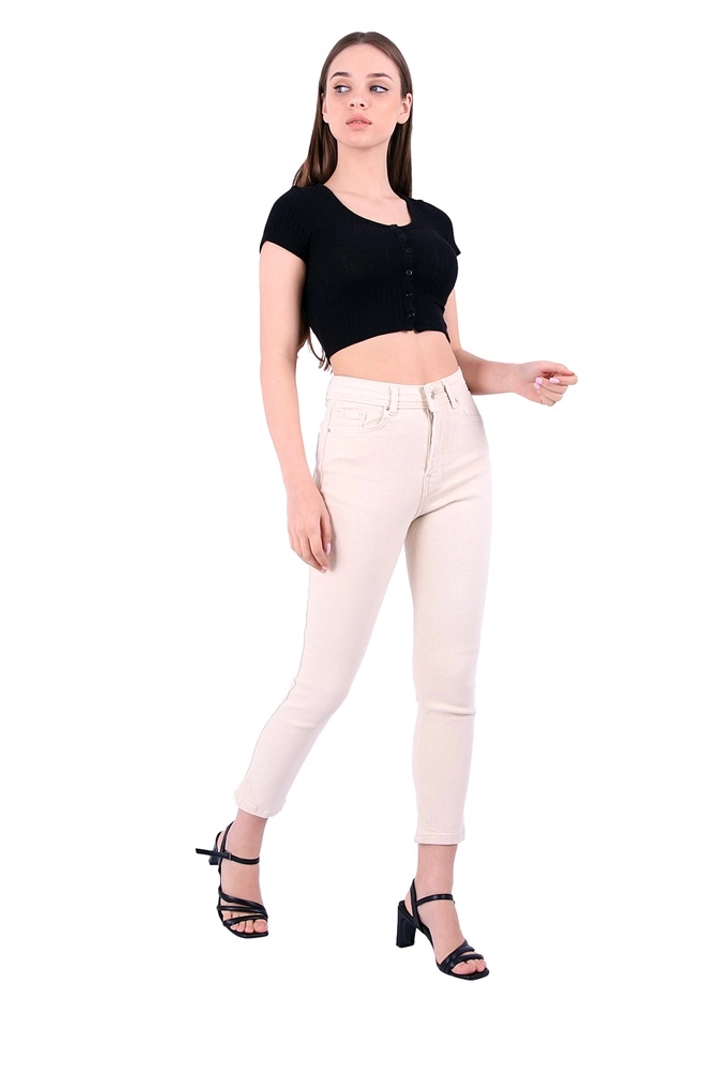 Una modella di abbigliamento all'ingrosso indossa 37513 - Jeans - Ecru, vendita all'ingrosso turca di Jeans di XLove