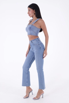 Una modella di abbigliamento all'ingrosso indossa 37321 - Jeans - Light Blue, vendita all'ingrosso turca di Jeans di XLove