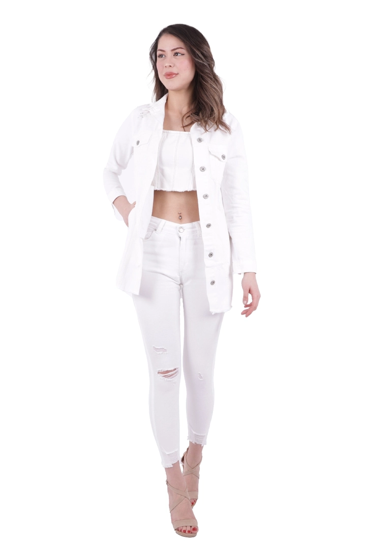 A wholesale clothing model wears 37407 - Denim Jacket - White, Turkish wholesale Denim Jacket of XLove