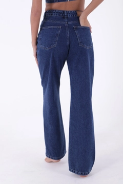 Una modella di abbigliamento all'ingrosso indossa 37423 - Jeans - Navy Blue, vendita all'ingrosso turca di Jeans di XLove