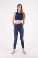 Een kledingmodel uit de groothandel draagt 37493-jeans-navy-blue, Turkse groothandel  van 