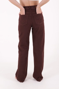 Модел на дрехи на едро носи 37417 - Jeans - Brown, турски едро Дънки на XLove