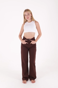 Una modella di abbigliamento all'ingrosso indossa 37417 - Jeans - Brown, vendita all'ingrosso turca di Jeans di XLove