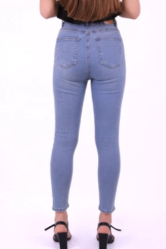 Ένα μοντέλο χονδρικής πώλησης ρούχων φοράει 37435 - Jeans - Light Blue, τούρκικο Τζιν χονδρικής πώλησης από XLove