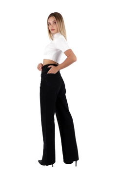 Ένα μοντέλο χονδρικής πώλησης ρούχων φοράει 37528 - Jeans - Anthracite, τούρκικο Τζιν χονδρικής πώλησης από XLove