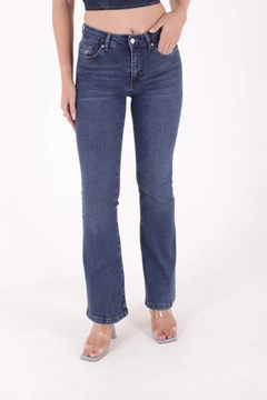 Ένα μοντέλο χονδρικής πώλησης ρούχων φοράει 40277 - Jeans - Dark Blue, τούρκικο Τζιν χονδρικής πώλησης από XLove