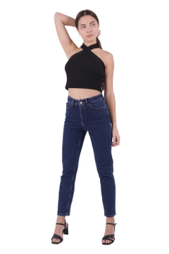 Una modella di abbigliamento all'ingrosso indossa 45203 - Jeans - Navy Blue, vendita all'ingrosso turca di Jeans di XLove