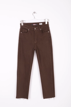 Ένα μοντέλο χονδρικής πώλησης ρούχων φοράει XLO10024 - Jeans - Khaki, τούρκικο Τζιν χονδρικής πώλησης από XLove