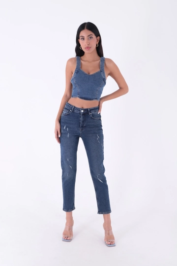 Een kledingmodel uit de groothandel draagt  Hoge taille en gescheurde jeans - Marineblauw
, Turkse groothandel Jeans van XLove
