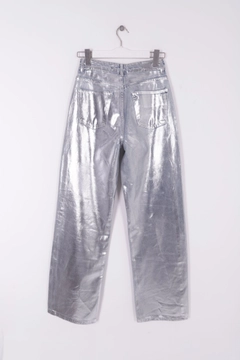 A wholesale clothing model wears xlo10169-wide-leg-high-waist-comfortable-jean-silver, Turkish wholesale Jeans of XLove